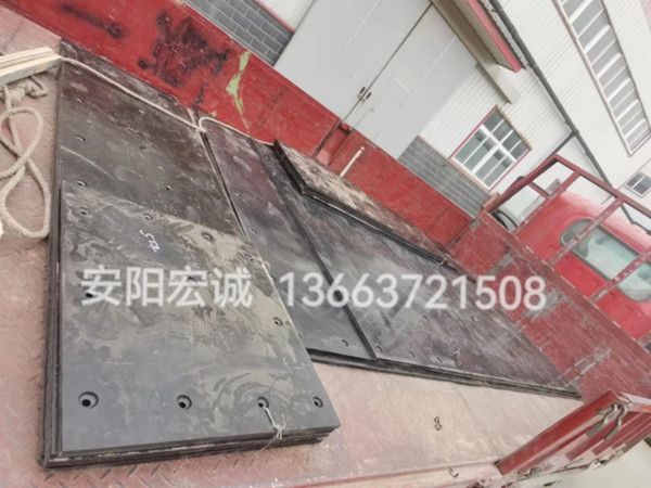 自卸车车底滑板发货南宁，安阳宏诚自卸车车底滑板卸车没烦恼！